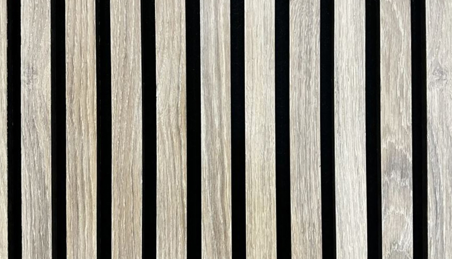 Akustický wood panel Super white/černá plsť 20/2790x600